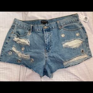 Denim ripped shorts.